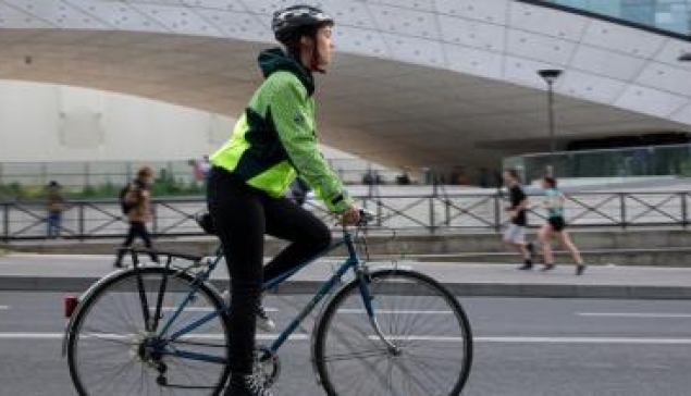 Veste pour cyclistes visible par caméras embarquées